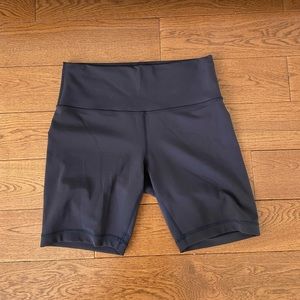 Wunder train High-Rise Short 8”